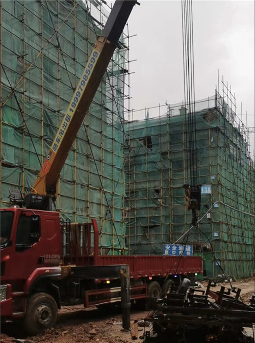 阎良区“慢工细活”—— 吊车的 “微动控制” 技术